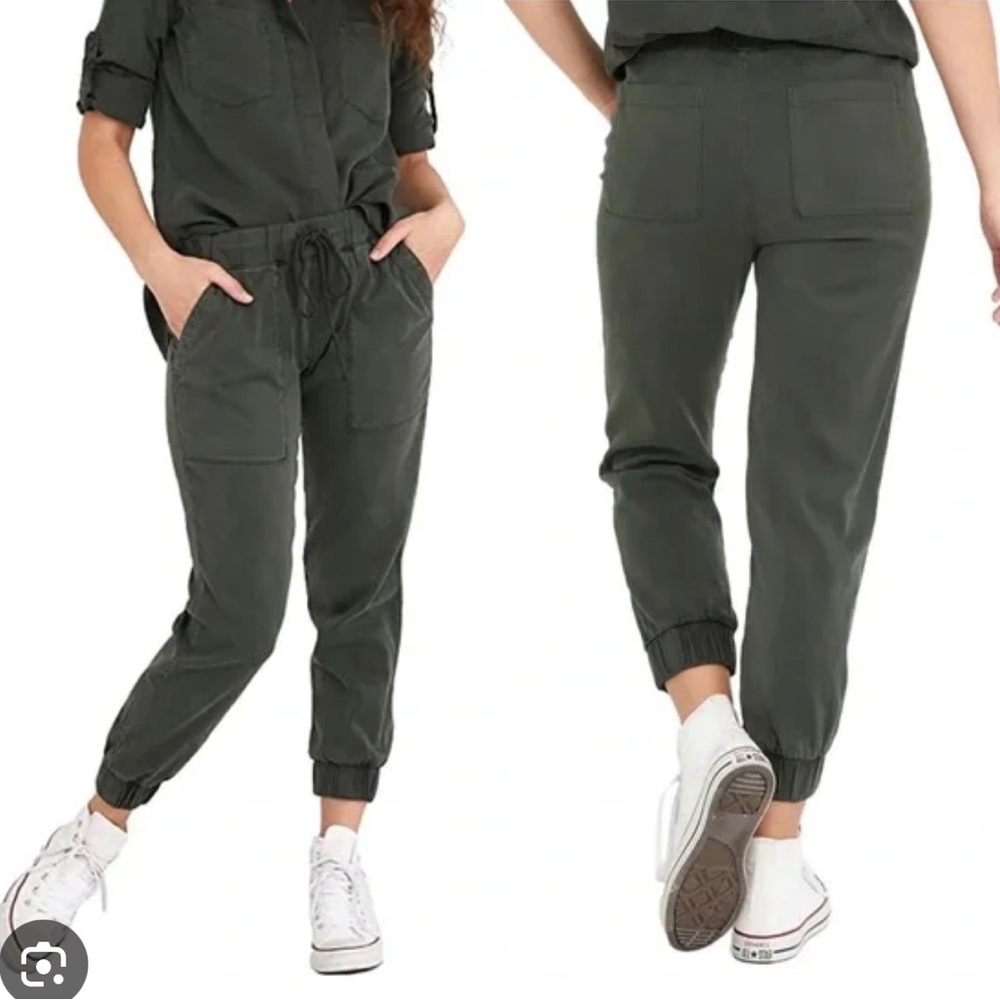 NWT! BELLA DAHL POCKET JOGGER DARK FOREST szS